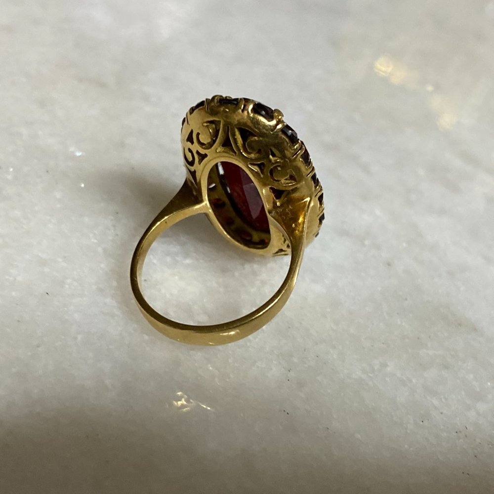 Heavy Antique 18K Yellow Gold Ring with Large Natural Garnet - Picture 10 of 12